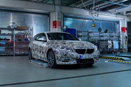 El BMW Serie 1 2020 comienza su destape: Con instrumentación digital