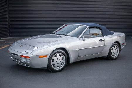 Este Porsche 944 S2 Cabriolet de 1990 con menos de 8.000 kilómetros busca dueño