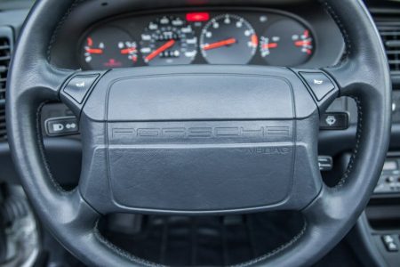 Este Porsche 944 S2 Cabriolet de 1990 con menos de 8.000 kilómetros busca dueño