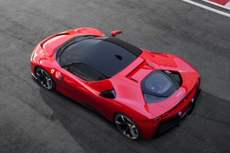 Ferrari SF90 Stradale: El primer Ferrari híbrido enchufable ya es oficial