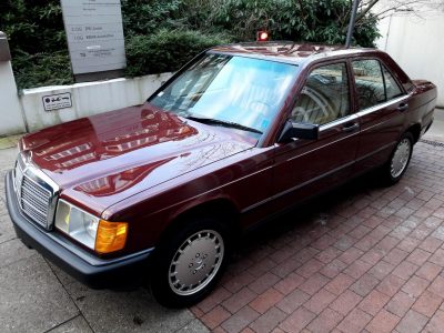 ¿Te gastarías 49.900 euros en un Mercedes-Benz 190 E 2.3 de 1986 casi a estrenar?