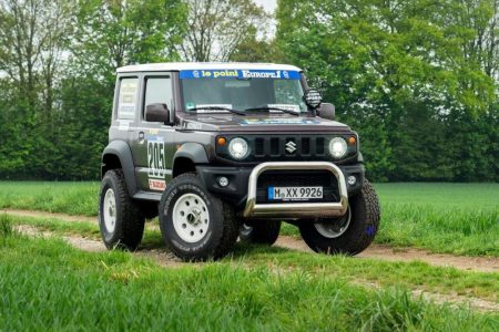 El Suzuki Jimny de Delta 44 homenajea al Rally París-Dakar