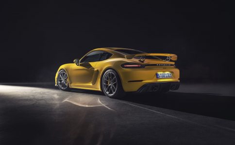 Porsche 718 Cayman GT4 y 718 Spyder GT4: Con motores atmosféricos de la vieja escuela