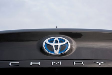 Toyota Camry Hybrid 2019: Sólo con motor híbrido y a partir de 32.300 euros