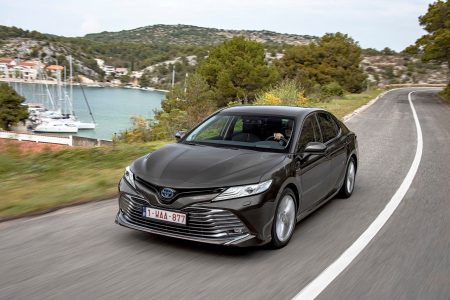 Toyota Camry Hybrid 2019: Sólo con motor híbrido y a partir de 32.300 euros