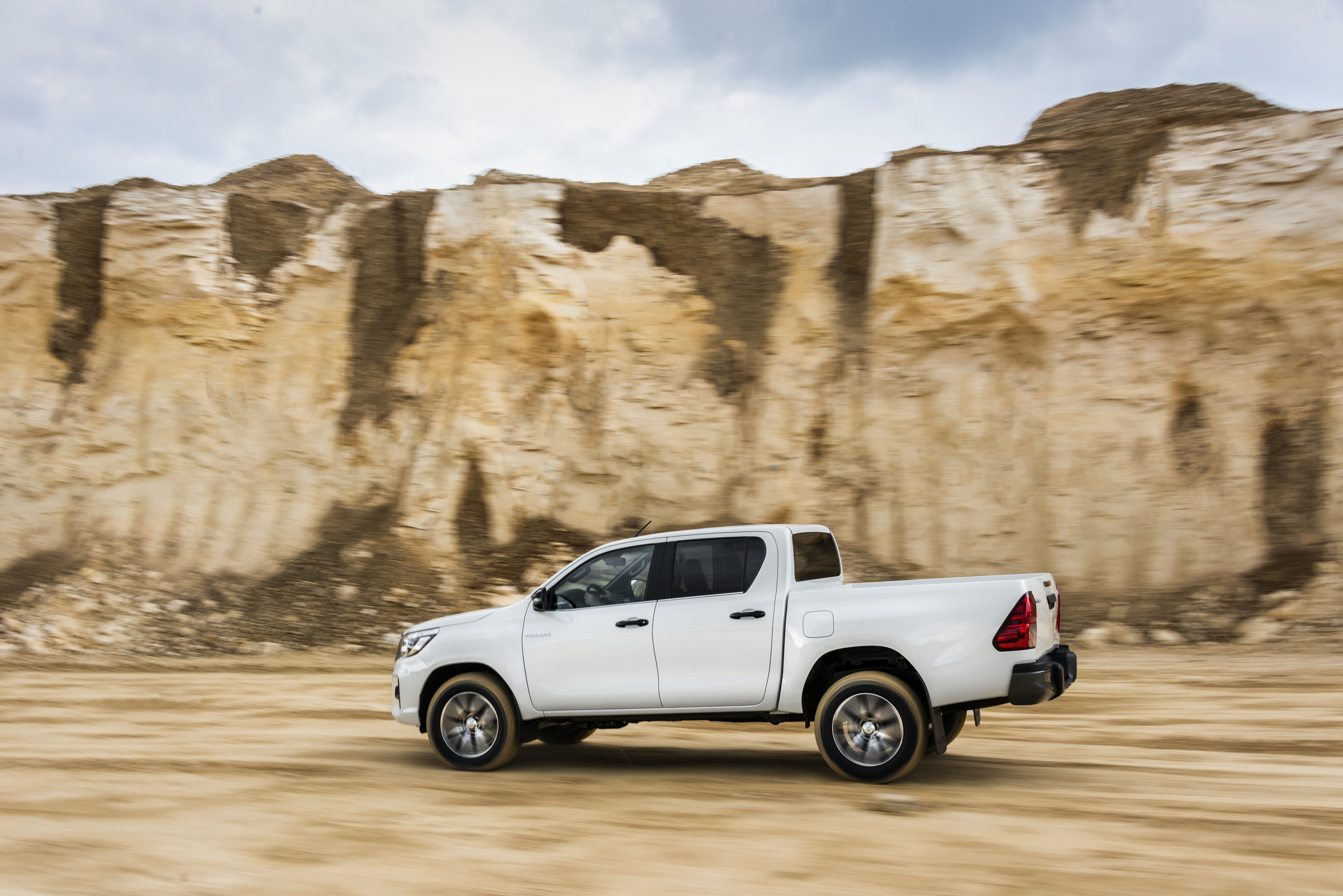 Toyota Hilux Legend Black: Cambios estéticos para desmarcarse de la gama