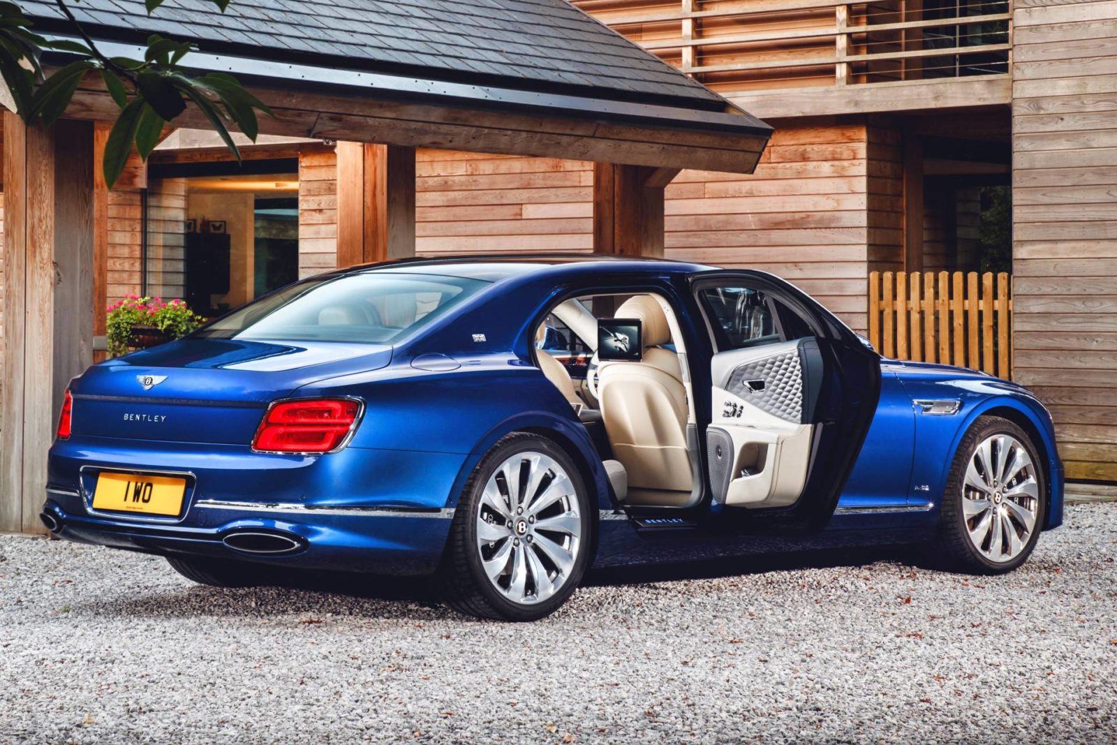 Bentley Flying Spur First Edition: Una serie limitada con fines benéficos