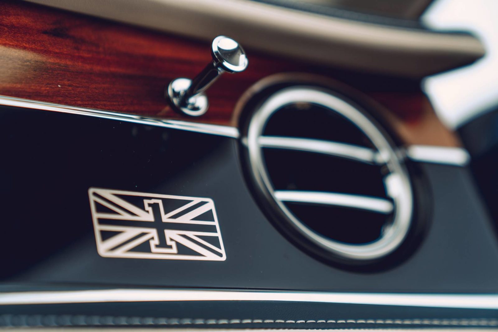 Bentley Flying Spur First Edition: Una serie limitada con fines benéficos