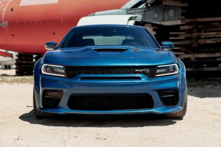 Dodge Charger SRT Hellcat Widebody: La misma potencia (717 CV), pero con una estética mucho más bruta