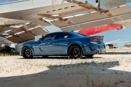 Dodge Charger SRT Hellcat Widebody: La misma potencia (717 CV), pero con una estética mucho más bruta