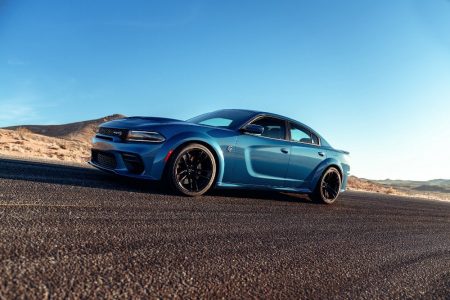 Dodge Charger SRT Hellcat Widebody: La misma potencia (717 CV), pero con una estética mucho más bruta