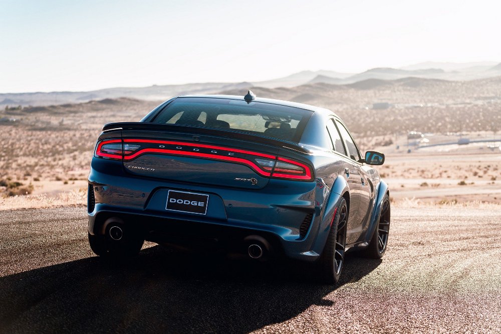 Dodge Charger SRT Hellcat Widebody: La misma potencia (717 CV), pero con una estética mucho más bruta