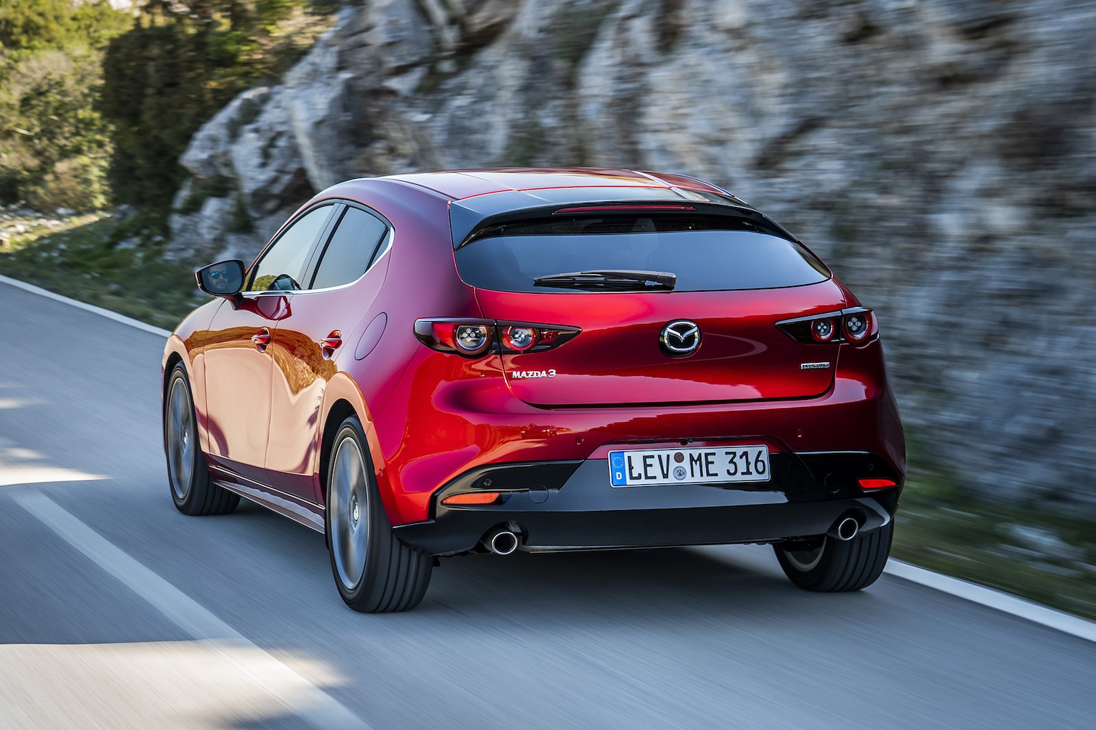 El Mazda3 es llamado a revisión en EEUU debido a que podría perder las ruedas