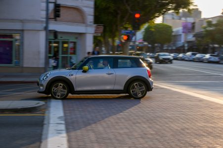 MINI Cooper SE 2020: El modelo 100% eléctrico llega con hasta 270 km de autonomía