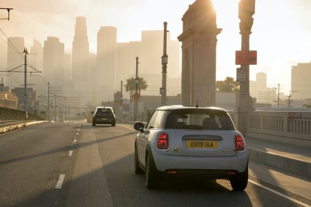 MINI Cooper SE 2020: El modelo 100% eléctrico llega con hasta 270 km de autonomía