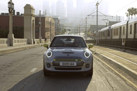 MINI Cooper SE 2020: El modelo 100% eléctrico llega con hasta 270 km de autonomía