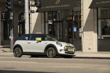 MINI Cooper SE 2020: El modelo 100% eléctrico llega con hasta 270 km de autonomía