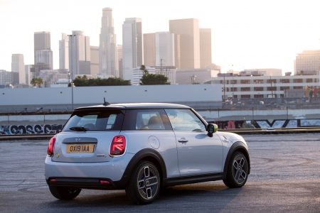 MINI Cooper SE 2020: El modelo 100% eléctrico llega con hasta 270 km de autonomía