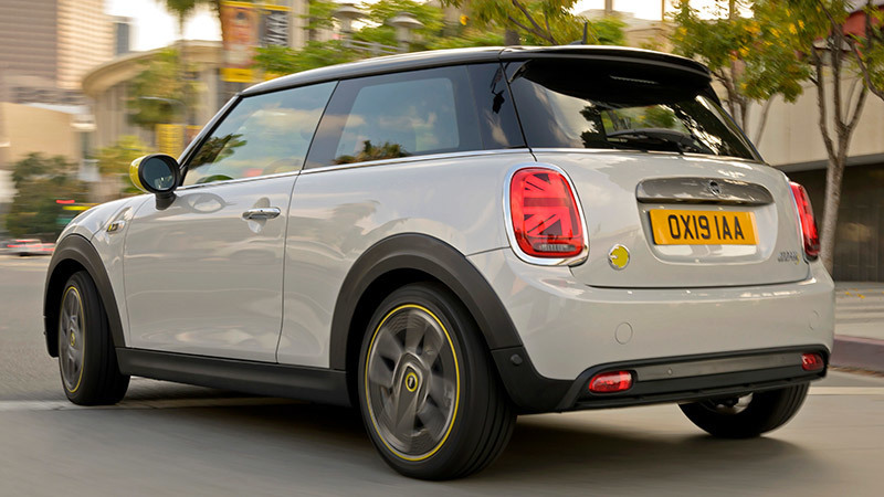 Ya tenemos precio del MINI Cooper SE para España: El único modelo 100% eléctrico del catálogo