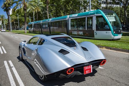 El Hispano-Suiza Carmen de 1,5 millones de euros se da una vuelta por las calles de Barcelona