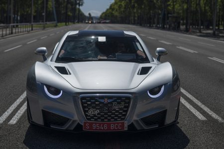 El Hispano-Suiza Carmen de 1,5 millones de euros se da una vuelta por las calles de Barcelona