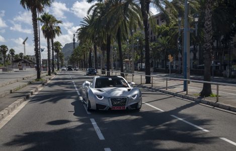 El Hispano-Suiza Carmen de 1,5 millones de euros se da una vuelta por las calles de Barcelona