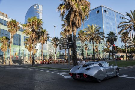 El Hispano-Suiza Carmen de 1,5 millones de euros se da una vuelta por las calles de Barcelona