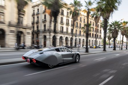 El Hispano-Suiza Carmen de 1,5 millones de euros se da una vuelta por las calles de Barcelona