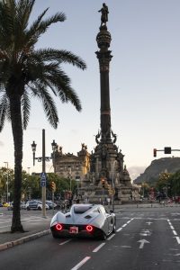 El Hispano-Suiza Carmen de 1,5 millones de euros se da una vuelta por las calles de Barcelona