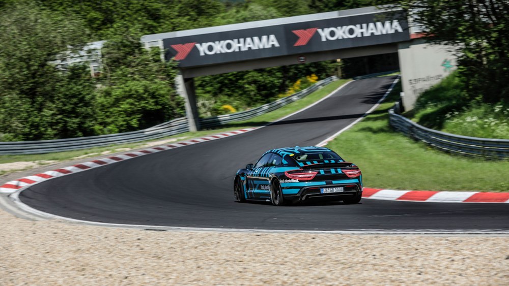 El Porsche Taycan ya es el cuatro puertas eléctrico más rápido de Nürburgring