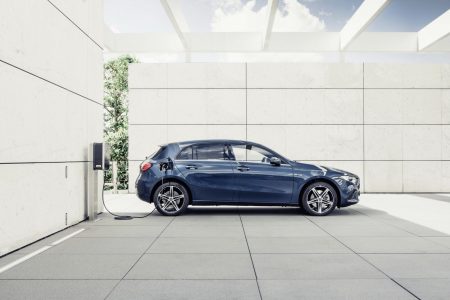 Mercedes-Benz A 250e y B 250e: La oferta híbrida enchufable continúa creciendo