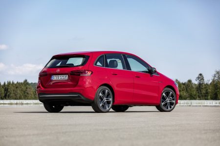 Mercedes-Benz A 250e y B 250e: La oferta híbrida enchufable continúa creciendo