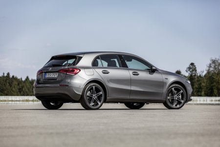 Mercedes-Benz A 250e y B 250e: La oferta híbrida enchufable continúa creciendo