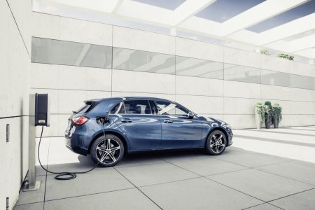 Mercedes-Benz A 250e y B 250e: La oferta híbrida enchufable continúa creciendo