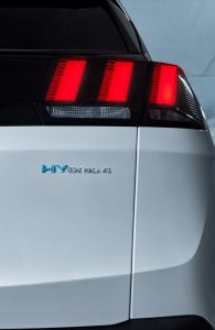 Peugeot 3008 GT Hybrid4: El híbrido enchufable de 300 CV llegará en Octubre