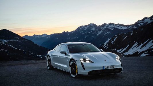 El Porsche Taycan ya es oficial: Hasta 761 CV y 450 kilómetros de autonomía 100% eléctrica