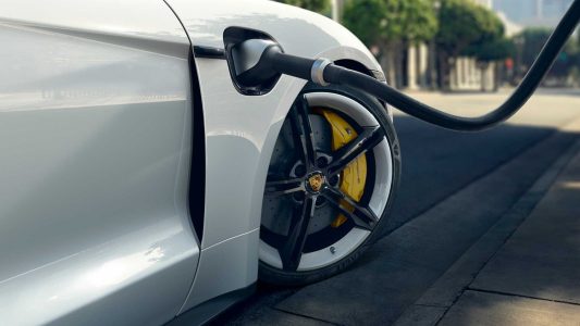 El Porsche Taycan ya es oficial: Hasta 761 CV y 450 kilómetros de autonomía 100% eléctrica