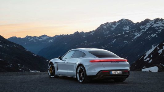 El Porsche Taycan ya es oficial: Hasta 761 CV y 450 kilómetros de autonomía 100% eléctrica