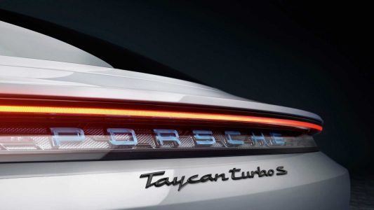 El Porsche Taycan ya es oficial: Hasta 761 CV y 450 kilómetros de autonomía 100% eléctrica