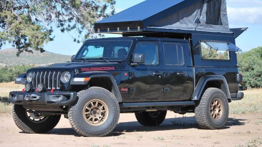 El Jeep Gladiator con preparación camper te permitirá pernoctar allá donde otros no llegan