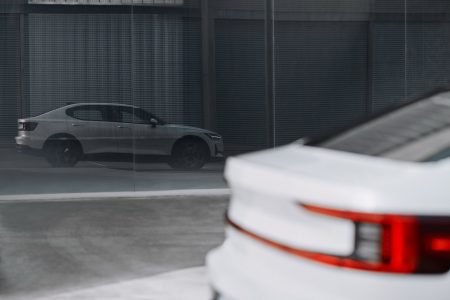 El Polestar 2 arrancará en los 58.800 euros: 408 CV y 500 km de autonomía para rivalizar con el Model 3