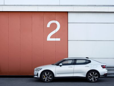 El Polestar 2 arrancará en los 58.800 euros: 408 CV y 500 km de autonomía para rivalizar con el Model 3