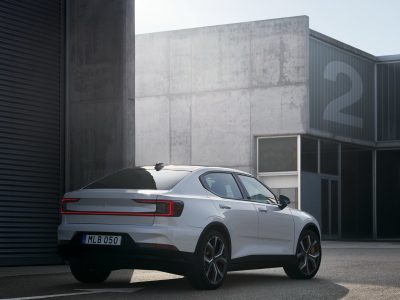 El Polestar 2 arrancará en los 58.800 euros: 408 CV y 500 km de autonomía para rivalizar con el Model 3