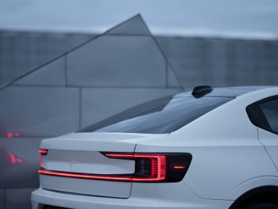 El Polestar 2 arrancará en los 58.800 euros: 408 CV y 500 km de autonomía para rivalizar con el Model 3