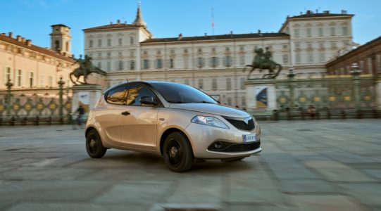 El Ypsilon se resiste a morir: Lancia lanza el Ypsilon Monogram