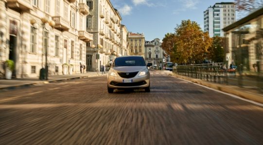 El Ypsilon se resiste a morir: Lancia lanza el Ypsilon Monogram