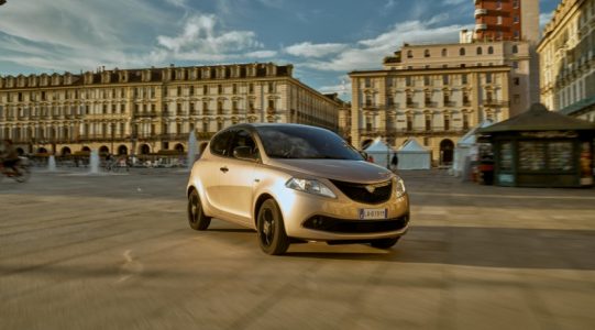 El Ypsilon se resiste a morir: Lancia lanza el Ypsilon Monogram