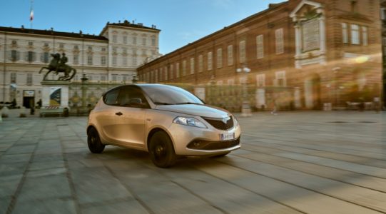 El Ypsilon se resiste a morir: Lancia lanza el Ypsilon Monogram