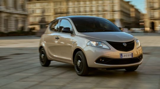 El Ypsilon se resiste a morir: Lancia lanza el Ypsilon Monogram