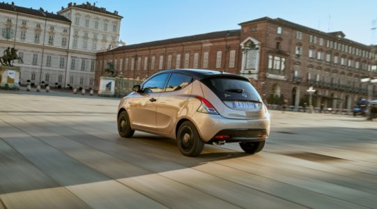 El Ypsilon se resiste a morir: Lancia lanza el Ypsilon Monogram